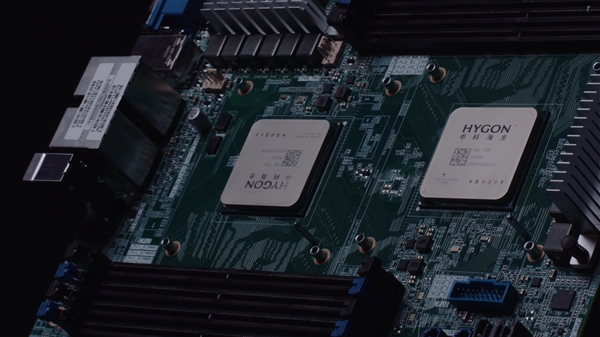 國產(chǎn)x86！海光C86 3350處理器實測：多核性能追上AMD Zen2